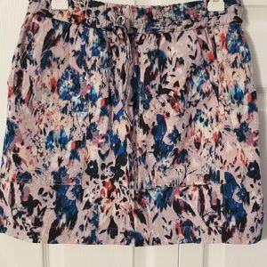 J crew soft patterned skirt with pockets! Size 6